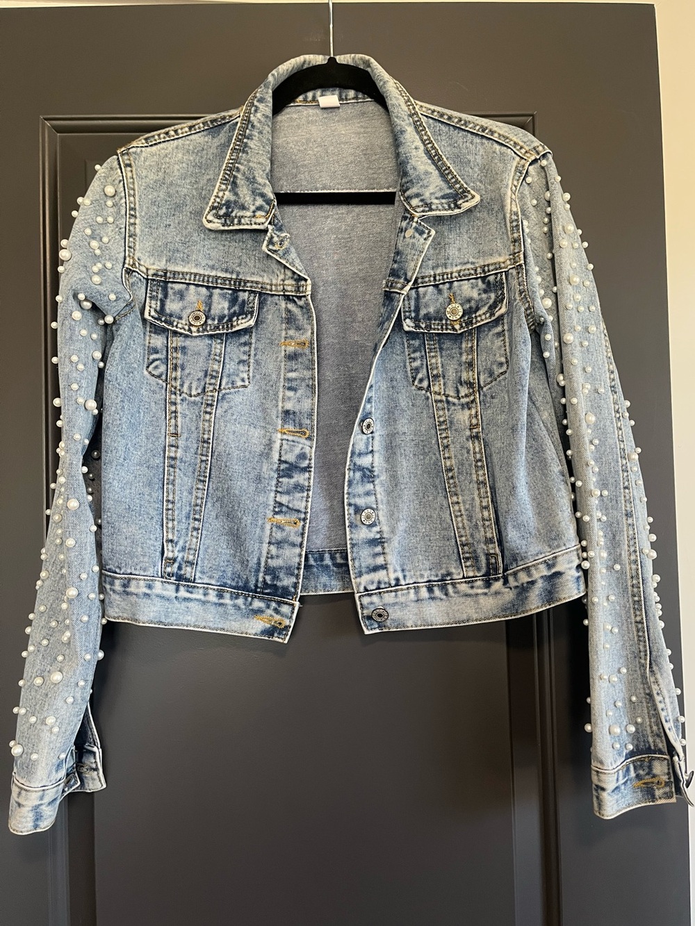 Light Wash Cropped Denim Jacket with Pearl Embellishments Size Small Like New